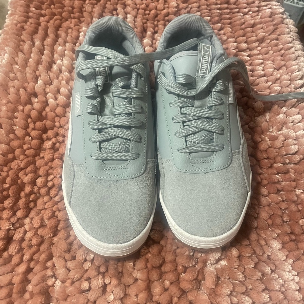 Puma sneakers